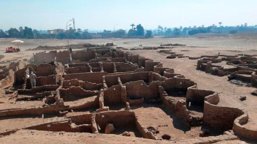 En Egipto hallan bajo la arena una ciudad perdida de 3.000 años