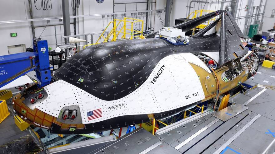 Así es el primer avión espacial comercial que construyó la flota Dream Chaser contratada por la NASA
