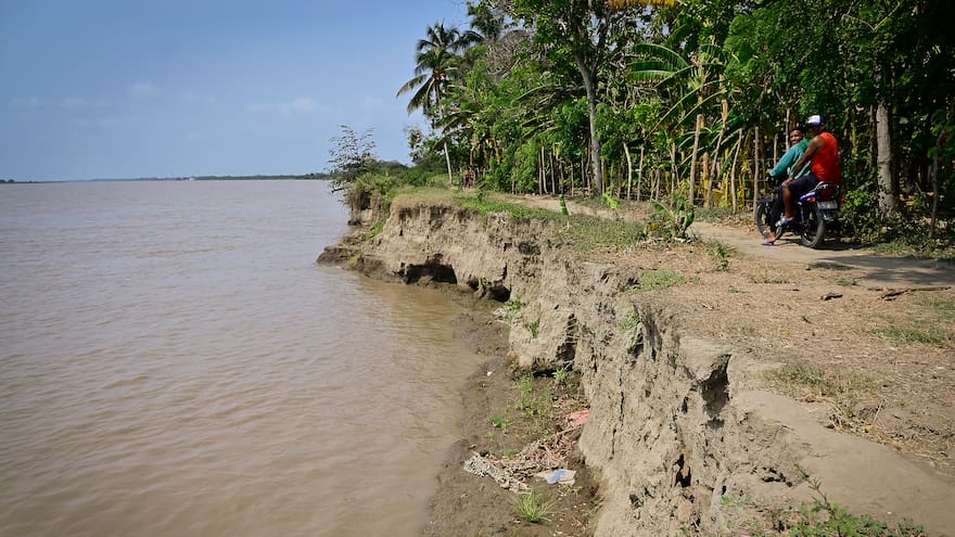 Erosión del río Magdalena amenaza con desaparecer vereda Caimital en Malambo