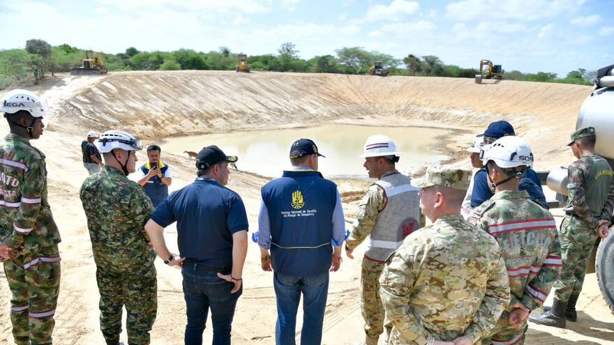 Ingenieros del Ejército y UNGRD adelantan labores para llevar agua a La Guajira