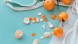 Cáscaras de mandarina, el truco natural para ahuyentar insectos
