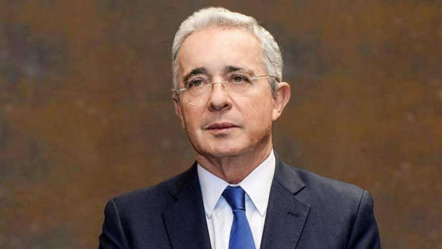 Juzgado de Argentina admite querella contra Uribe por falsos positivos