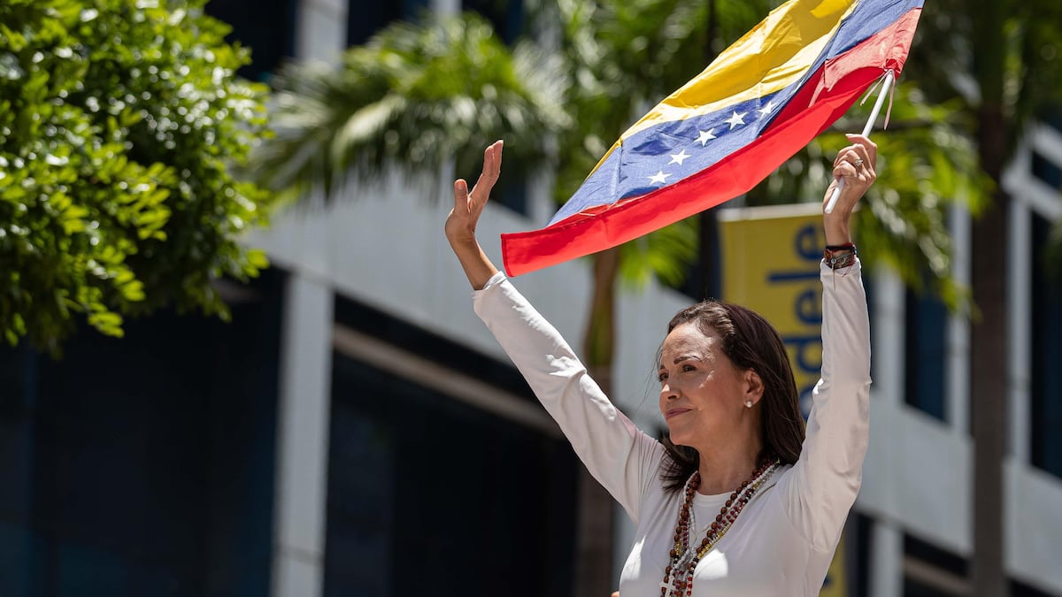 Líder opositora venezolana María Corina Machado afirma que su coalición debe liderar Venezuela tras captura de Maduro