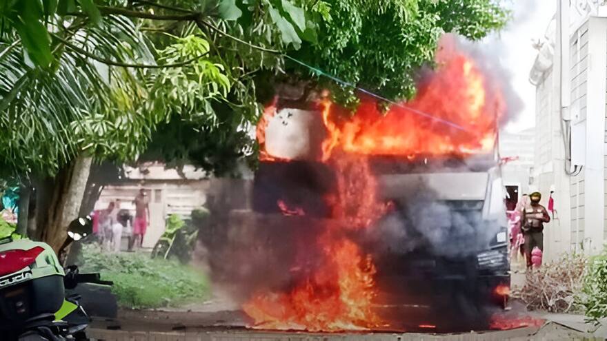 Incineraron un camión recolector de basuras en Montería