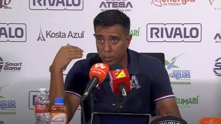 Rifirrafe entre un periodista y César Farías, técnico del América