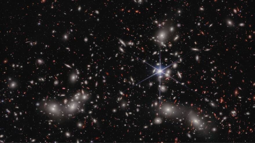 Desde el espacio el telescopio James Webb reveló imágenes del 'megacúmulo' de Pandora