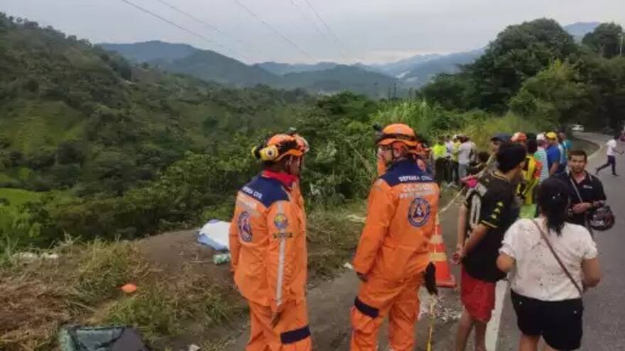 Santander: dos menores entre las víctimas del siniestro de bus Brasilia que cayó por abismo