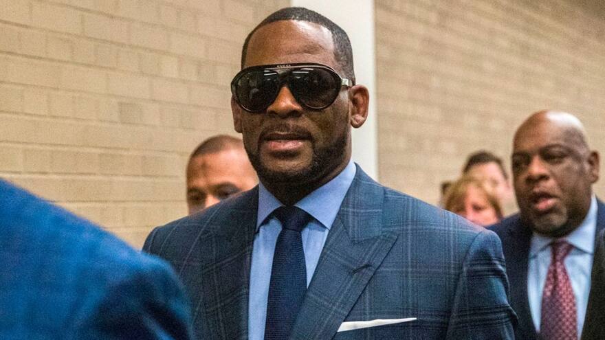 Universal pagará con regalías de R. Kelly indemnizaciones a sus víctimas