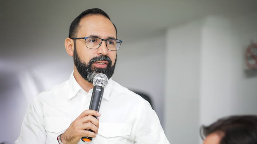 Ministro de Minas niega que haya riesgo de desabastecimiento de energía tras alerta de XM