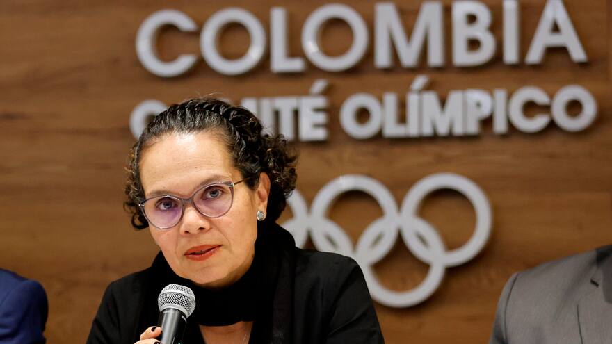 'Nos dejó en ridículo': reacciones tras renuncia de la ministra de Deportes