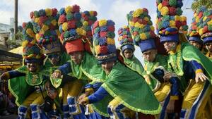 Omar de Jesús ilumina el desfile del Rey Momo con los ojos del Tigre