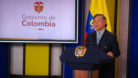 Petro explicó por qué se suspendió el traslado de jefes de estructuras criminales a Barranquilla e incluyó al padre Cirilo en la mediación