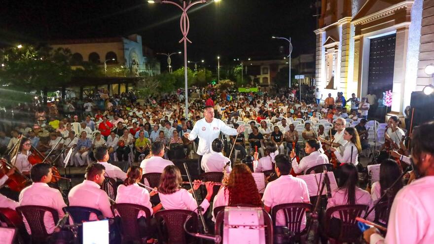 Con serenata celebran el cumpleaños número 284 de Lorica, en Córdoba