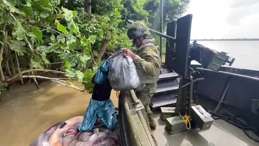 Armada rescata a ciudadano extranjero en aguas del río Atrato, en Chocó