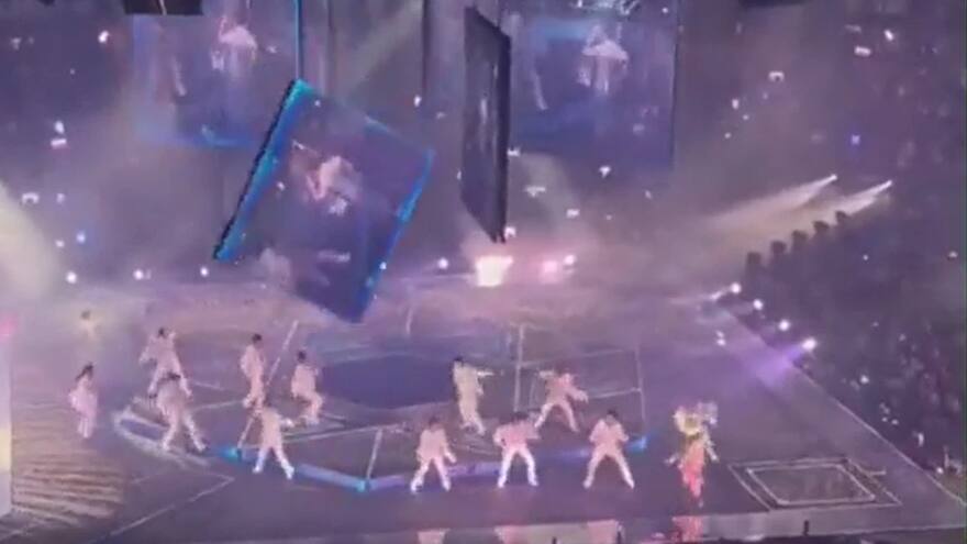 Grave accidente: pantalla cae sobre bailarín durante concierto de la banda Mirror en Hong Kong