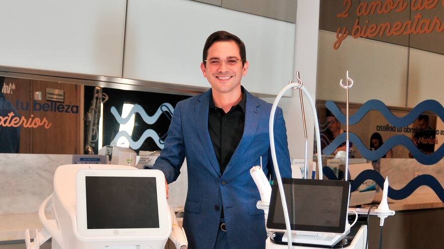 Cirujano Plástico Andrés Durán: Moldeando Nuevas Vidas