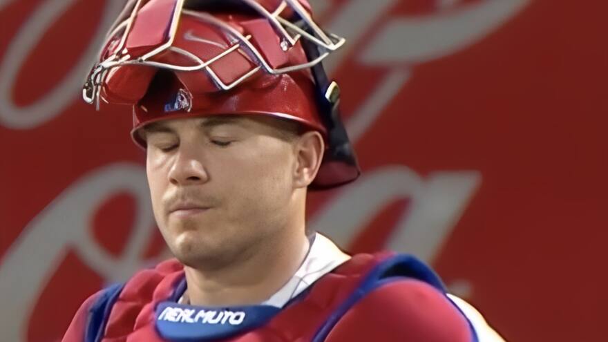 La curiosa situación por la que expulsaron a J.T. Realmuto en Spring Training