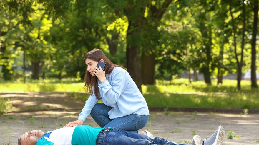 ¿Qué hacer si alguien se desmaya?