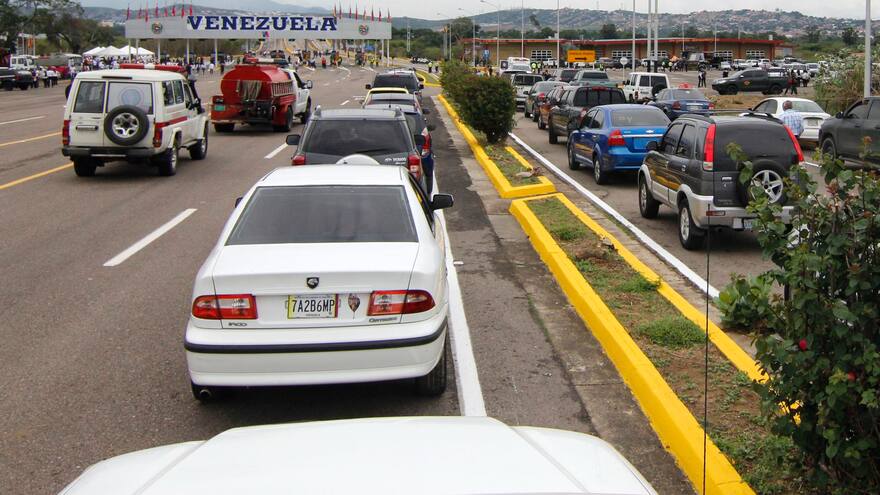 Colombia y Venezuela:Más de 1.300 vehículos han circulado por el puente Atanasio Girardot