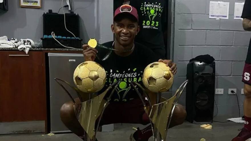 Fidel Escobar: 'Lo de Junior es un rumor, yo me quedo en Saprissa'