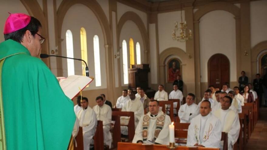 Iglesia convoca marcha contra 'ideología de género' en escuelas