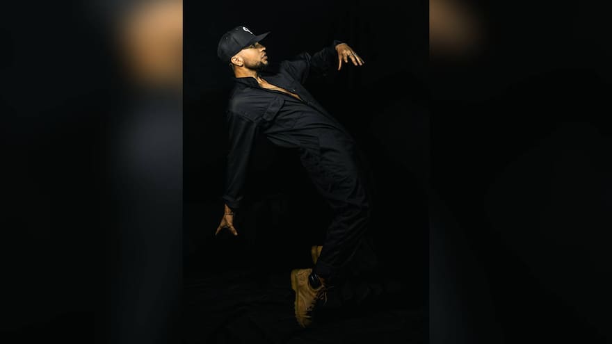 Denez, el Romántico del Barrio, un talento que empieza a jugarsela toda