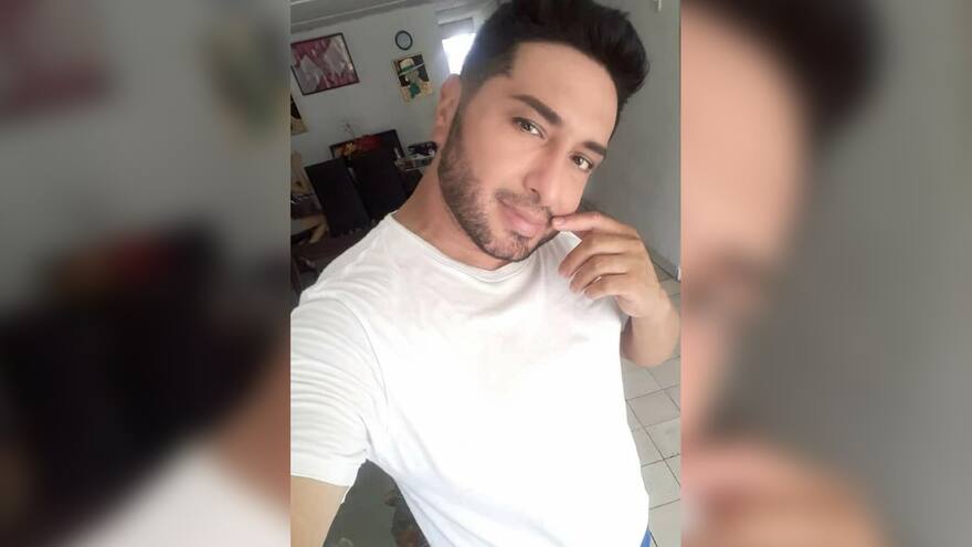 Muere por covid-19 presentador del Carnaval Gay