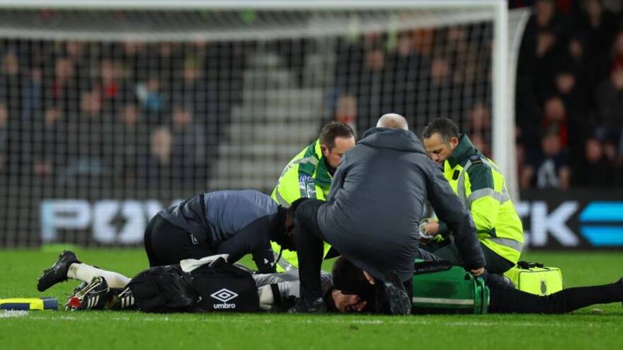 Video: así fue el preocupante momento en que Tom Lockyer se desplomó en partido de la Premier League
