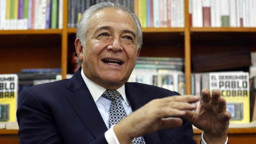 General (r) Óscar Naranjo revela en su libro ‘El derrumbe de Pablo Escobar’ las claves de la caída del capo