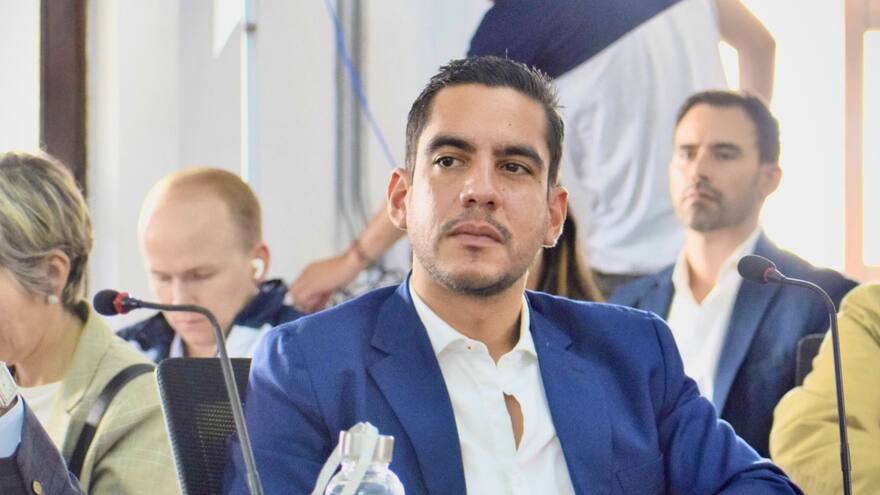 Álex Flórez: Procuraduría suspende e inhabilita al senador por ocho meses debido a escándalo en Cartagena