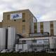 Leche Lactalis que retiró Francia por riesgo de salmonela se vende en Colombia