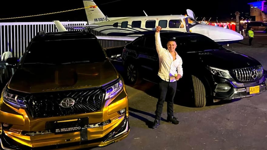 ¿Quién es el ‘influencer’ al que le inmovilizaron una lujosa camioneta dorada en Medellín?