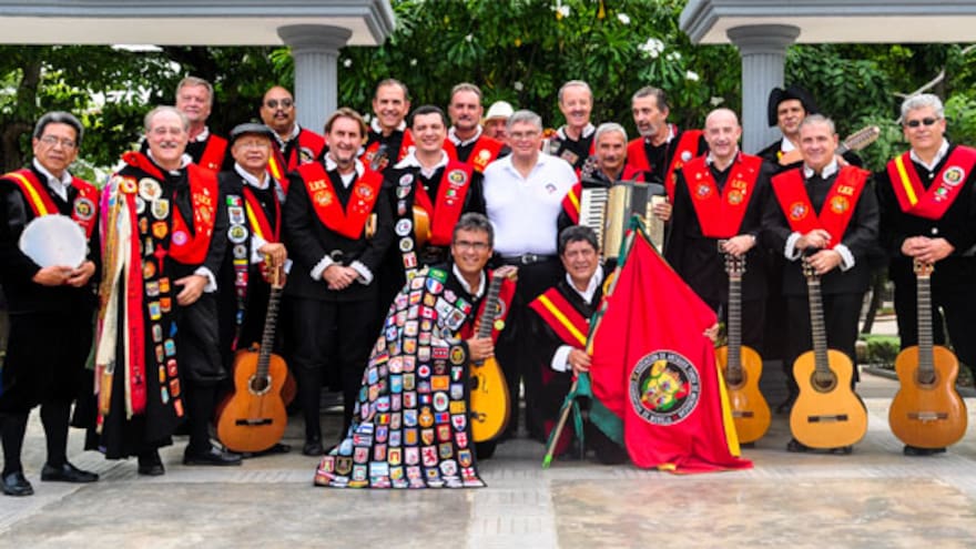 Tunas mexicana y española en un solo coro