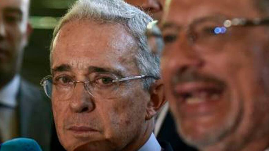 Fiscalía pedirá archivo de proceso contra Uribe