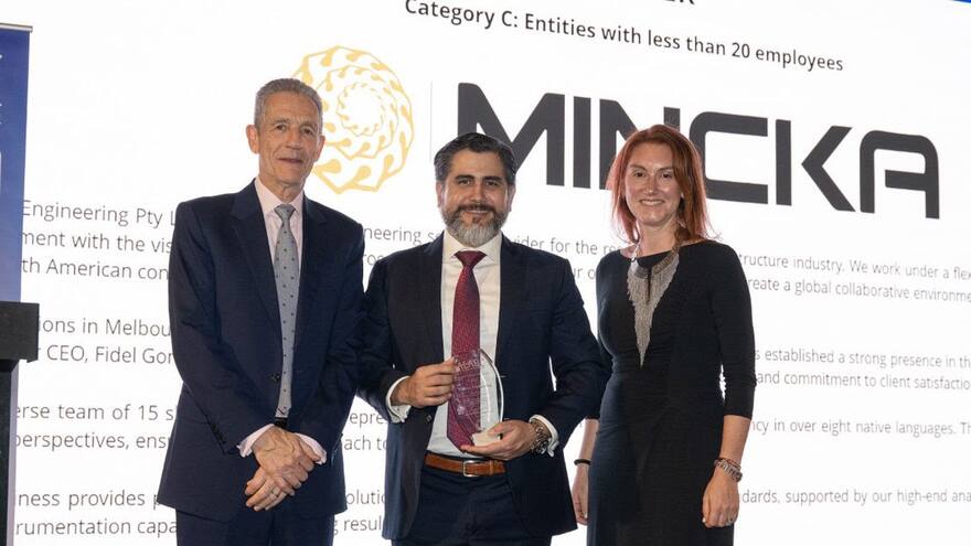 ¡Orgullo barranquillero! Ingeniero recibe premio de Excelencia Empresarial en Australia