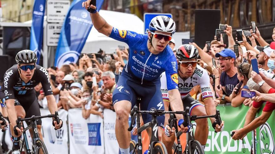 Álvaro Hodeg se regala el liderato en Eslovaquia por su 25 cumpleaños