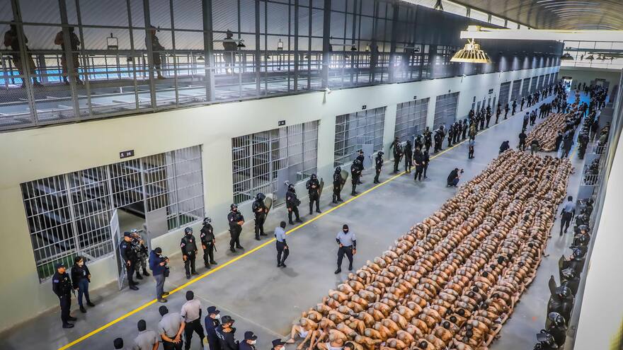 HRW señala que Gobierno de El Salvador 'esconde negociaciones' con pandillas