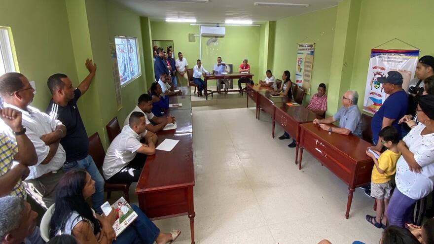 Concejo de Manatí, a media marcha por 'falta' de presidente