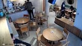 En video quedó grabado violento robo en un café de Chapinero, en Bogotá, a plena luz del día