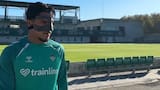 ‘Cucho’ Hernández, con máscara, principal novedad en la vuelta al trabajo del Betis