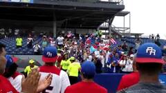 Puerto Rico celebra con su hinchada la medalla de oro en béisbol