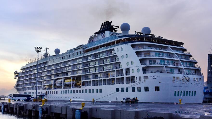 Llega a Cartagena el crucero privado más grande de mundo