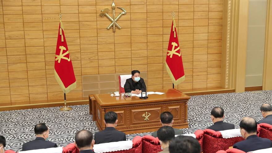 Corea del Norte anuncia nuevas muertes y contagios por covid-19