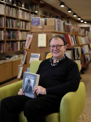 El baúl mundo | Columna de Hugo Reyes Saab