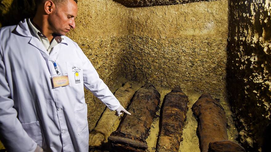 Momias de origen griego son exhibidas en Egipto