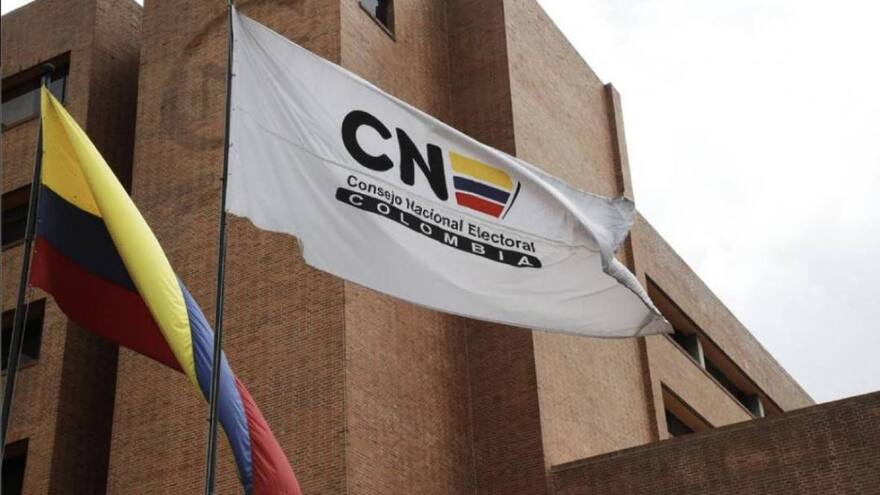Pelea de los liberales aplaza la elección de magistrados del CNE