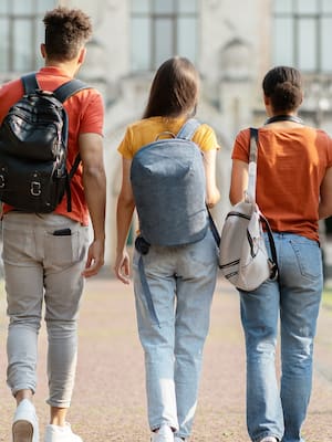 La contradicción de gravar la educación