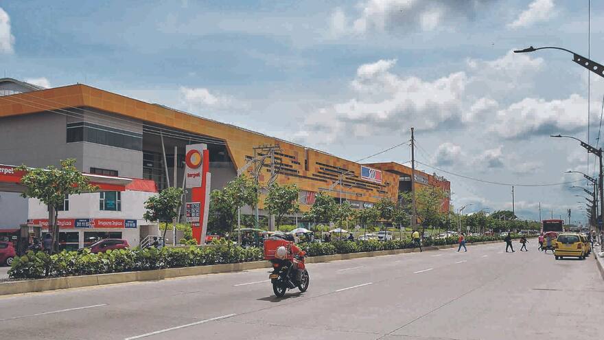 Los comerciantes de la calle 30 celebran la terminación de la obra