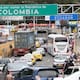 Camiones se acumulan en frontera entre Colombia y Ecuador antes de entrada en vigor de aranceles