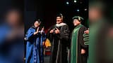 Bobby Valentín recibe honoris causa en Puerto Rico, su mayor reconocimiento profesional